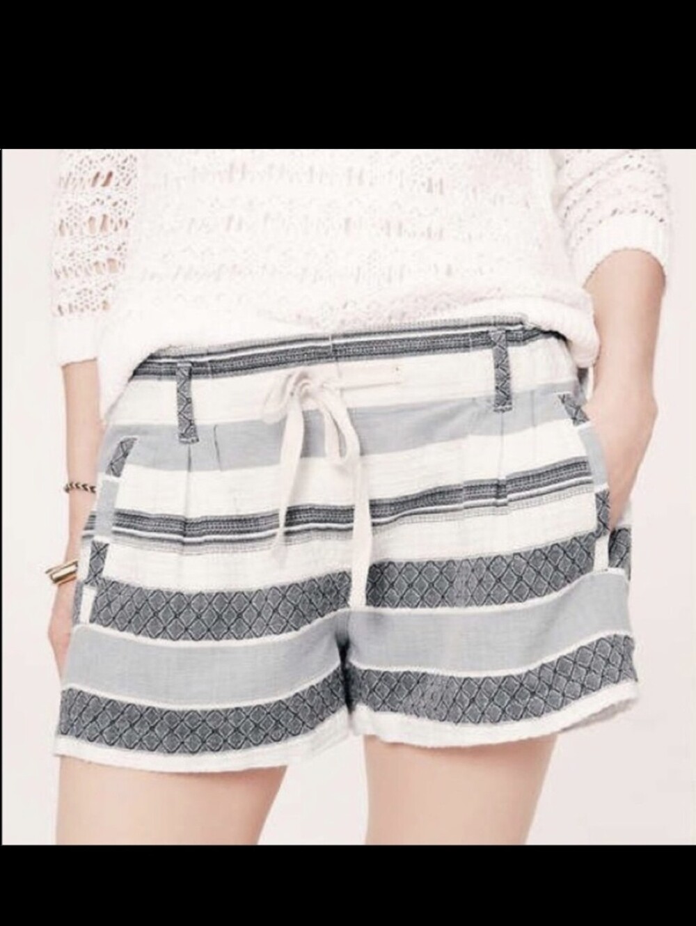 Lou & Grey Textured Striped Drawstring Women’s Shorts in Light Gray and White